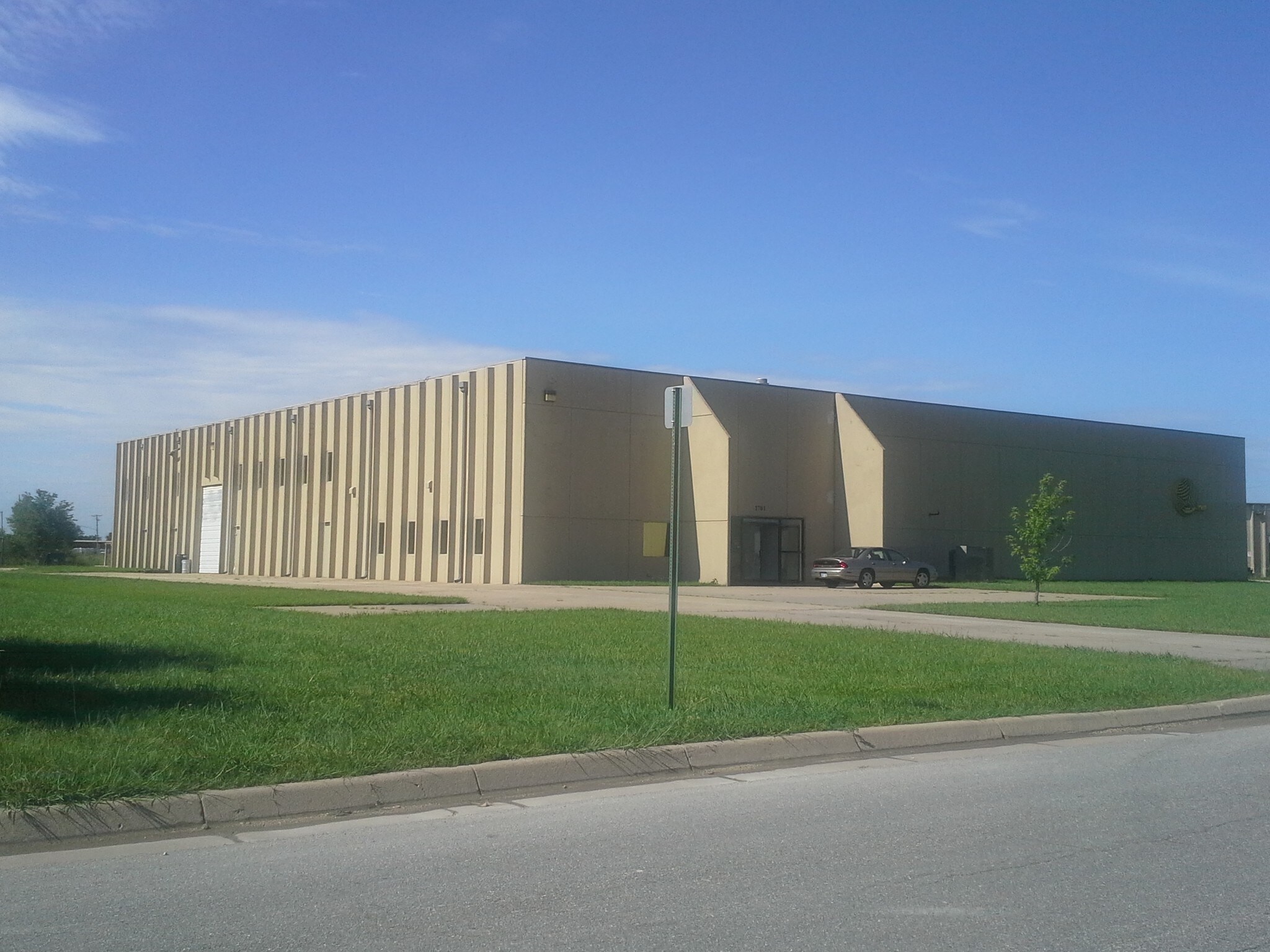 1701 SE 9th St, Newton, KS for sale Building Photo- Image 1 of 1