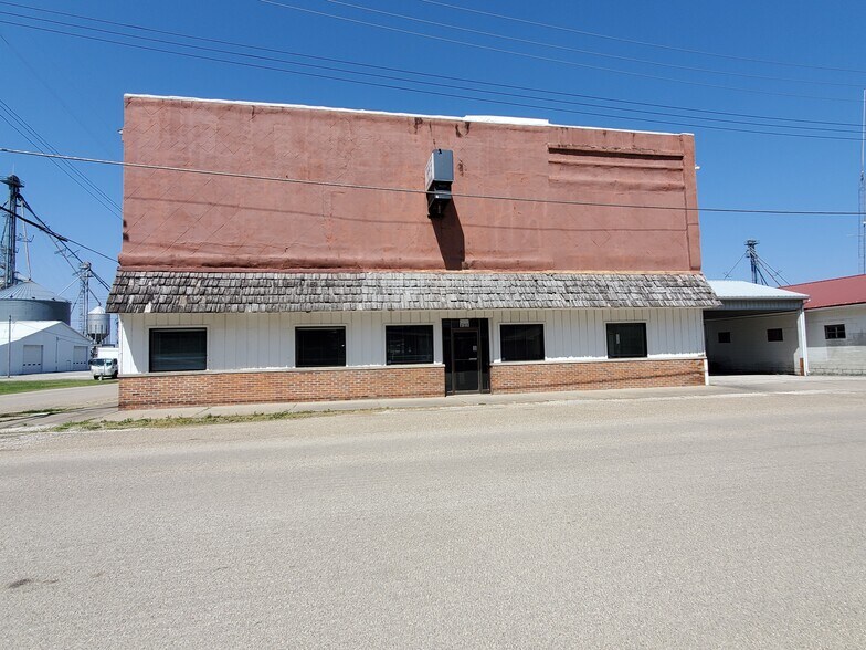 101 N Main St, Chandlerville, IL 62627