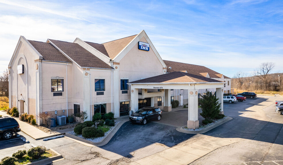 3296 S Muskogee Ave, Tahlequah, OK for sale - Building Photo - Image 1 of 1