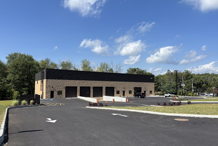 151 River Rd, Montville, NJ for lease - Building Photo - Image 3 of 3