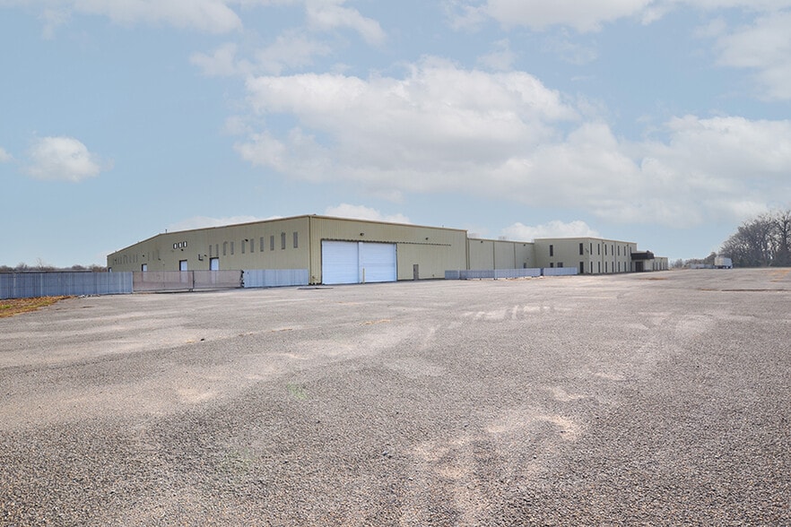 10231 Sugar Creek Rd, Benton, IL for sale - Building Photo - Image 1 of 15