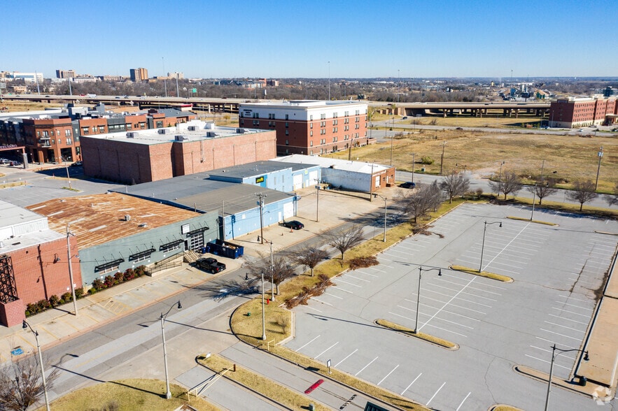 515 Kings of Leon Ln, Oklahoma City, OK for sale - Building Photo - Image 1 of 48