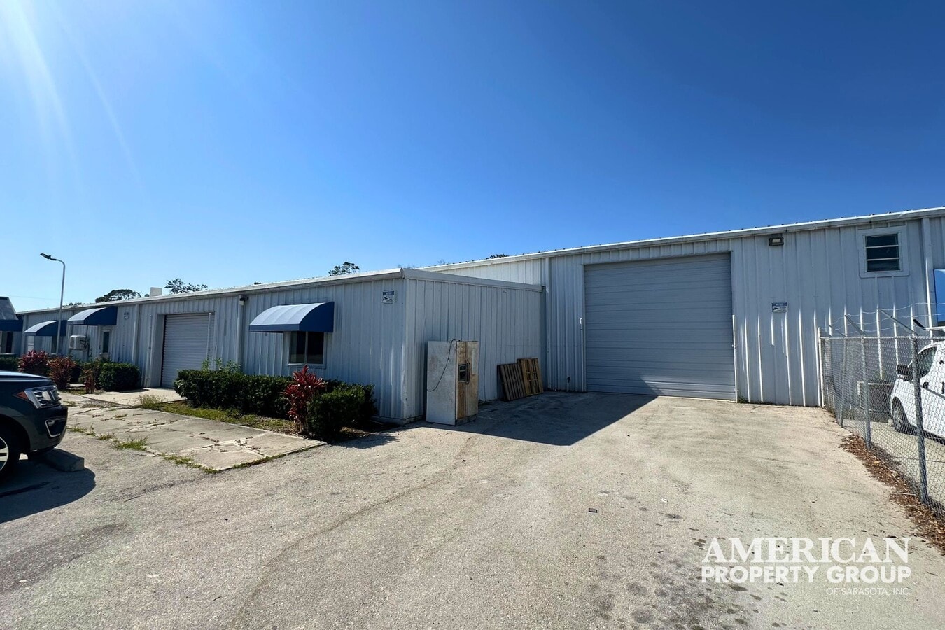 U-Ma 1657 University Pky, Sarasota, FL 34243 - 1657-1661
