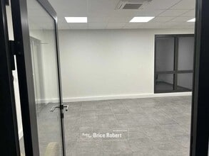 Flex in Chassieu for lease Interior Photo- Image 2 of 6