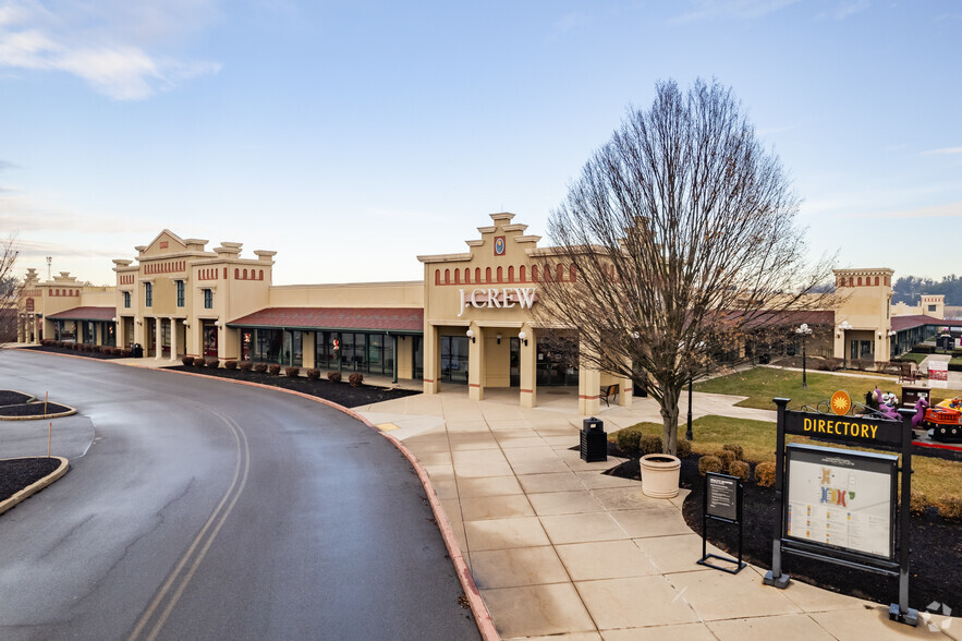 495 Prime Outlets Blvd, Hagerstown, MD for lease - Primary Photo - Image 2 of 10