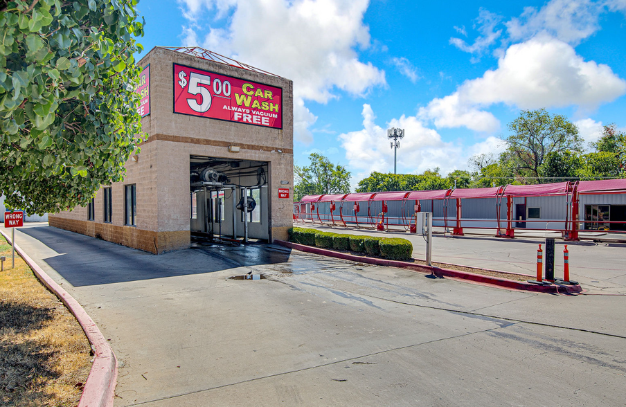 3525 Alta Mere Dr, Fort Worth, TX for sale - Building Photo - Image 3 of 5