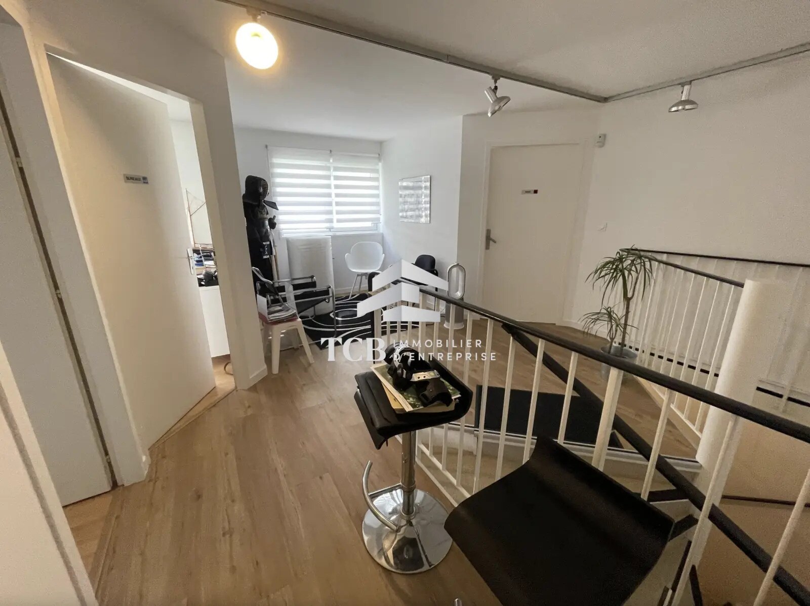 Office in Nantes for sale Interior Photo- Image 1 of 7