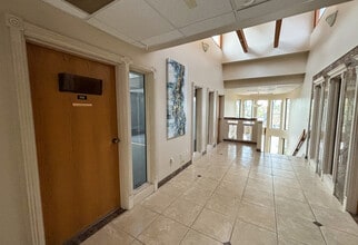 4309 S Louise Ave, Sioux Falls, SD for lease Interior Photo- Image 1 of 3