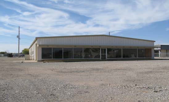 239 S Meridian St, Newton, KS for sale - Primary Photo - Image 1 of 1