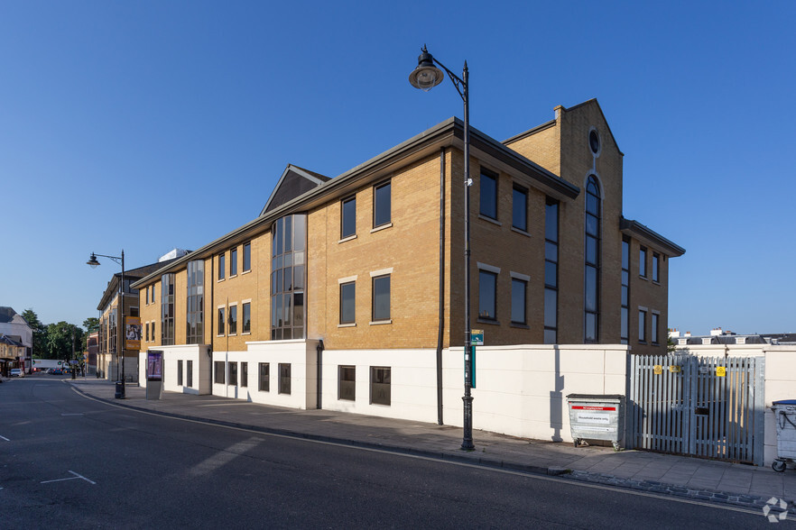 2 Grosvenor Sq, Southampton for lease - Building Photo - Image 3 of 11