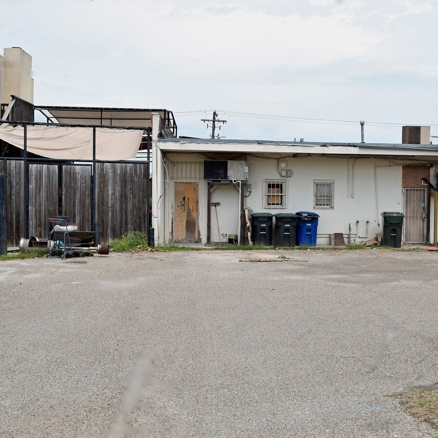 42234235 S Alameda St, Corpus Christi, TX 78412 Bar/Restaurant + 3