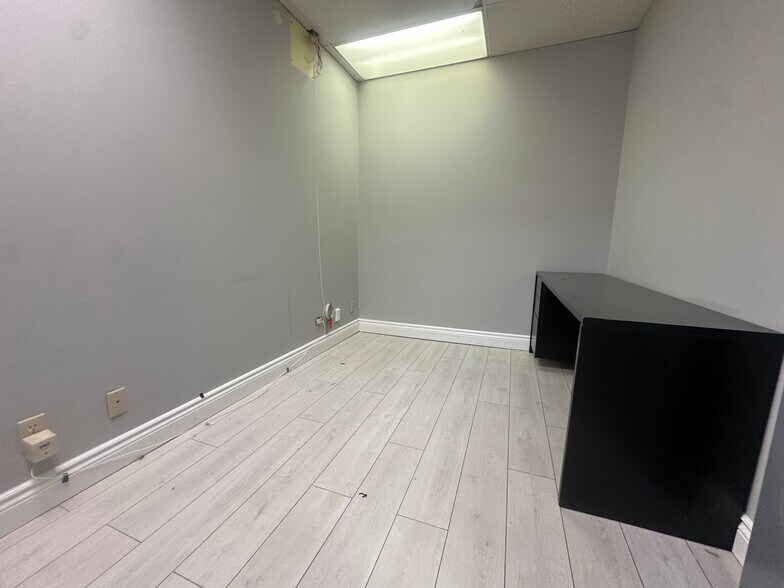 168 Konrad Cres, Markham, ON for lease - Building Photo - Image 2 of 20