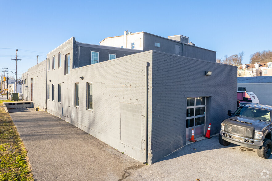 579 E Lafayette St, Norristown, PA for lease - Building Photo - Image 1 of 5