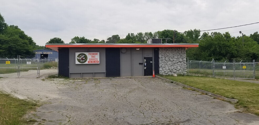 2510 W English Rd, High Point, NC for sale - Building Photo - Image 1 of 1