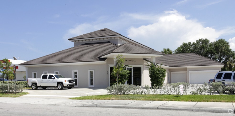 423 Delaware Ave, Fort Pierce, FL for lease - Building Photo - Image 3 of 12