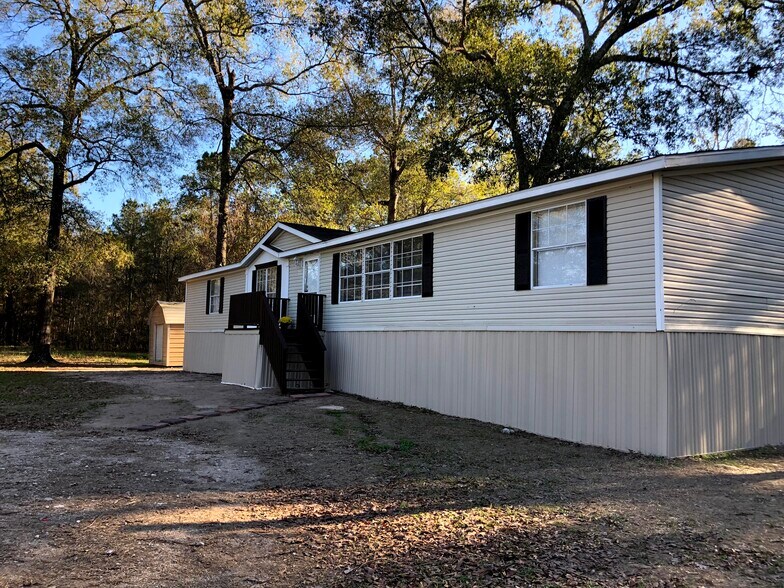 25001 Lakeshore Dr, Splendora, TX 77372