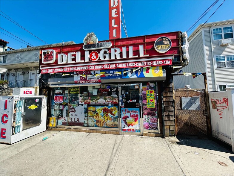 224 Beach 98th St, Far Rockaway, NY for sale - Primary Photo - Image 1 of 18