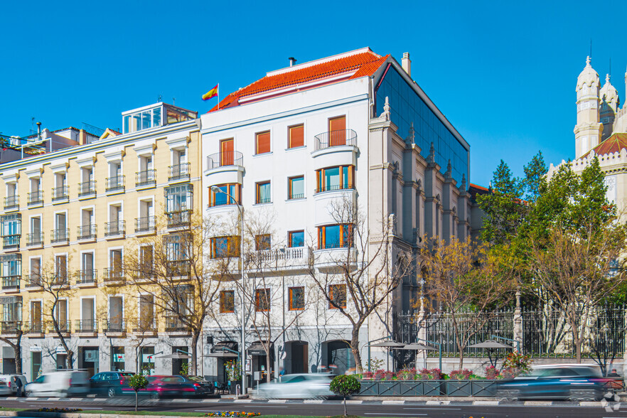 Retail in Madrid, MAD for lease - Building Photo - Image 1 of 3