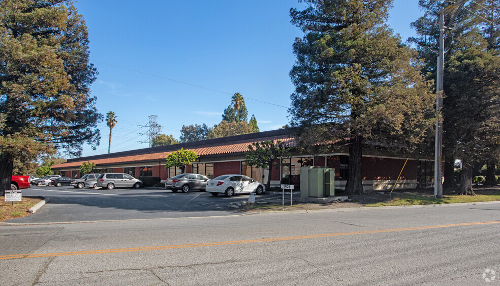 3501 Thomas Rd, Santa Clara, CA for lease - Building Photo - Image 3 of 9