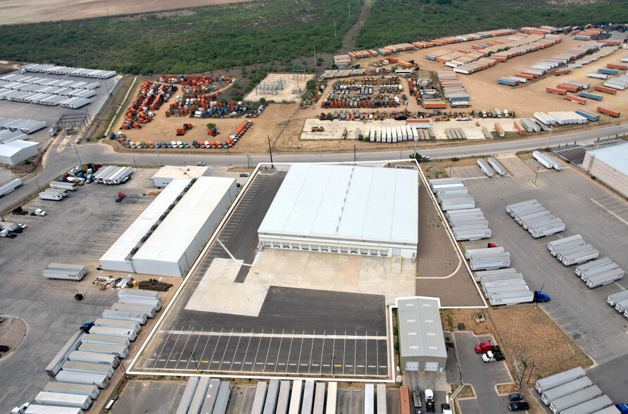 13609 Evolution Lp, Laredo, TX for sale - Building Photo - Image 2 of 6