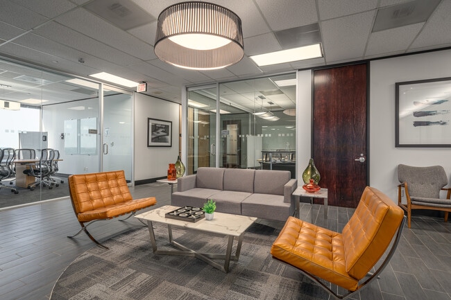 More details for 12 Greenway Plz, Houston, TX - Coworking for Lease