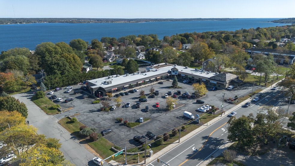 3001 E Main Rd, Portsmouth, RI for sale - Building Photo - Image 2 of 22