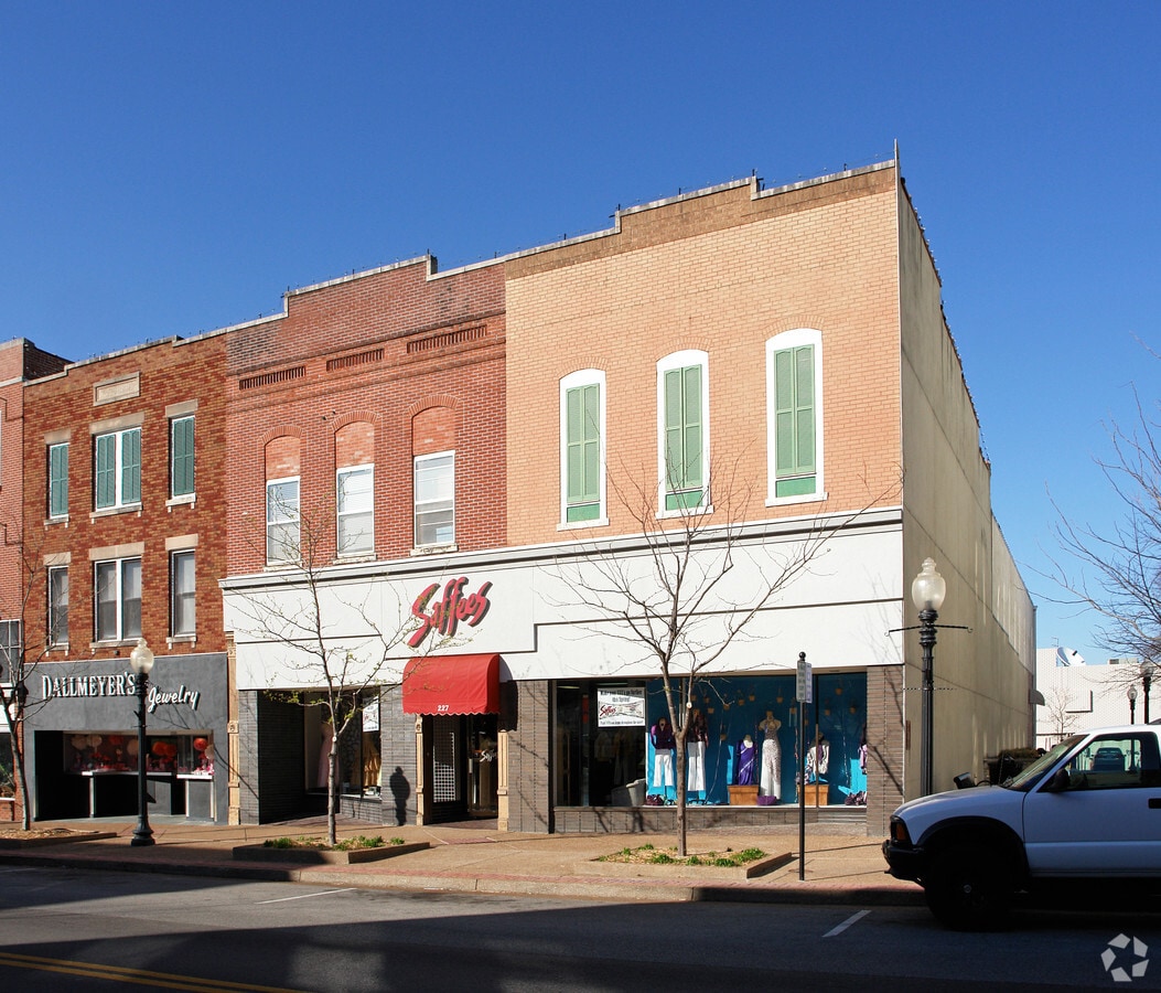 227 E High St, Jefferson City, MO 65101 OfficeRetail for Lease
