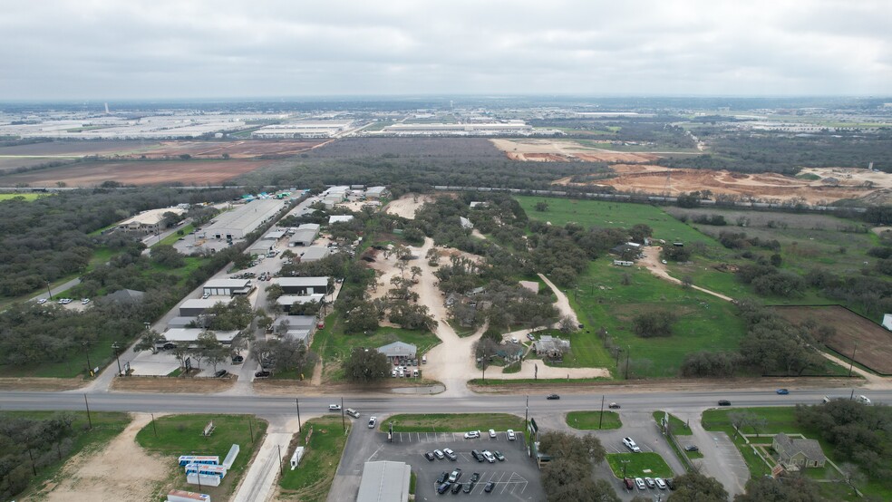 18816 & 18820 FM 2252, San Antonio, TX for lease - Building Photo - Image 3 of 7