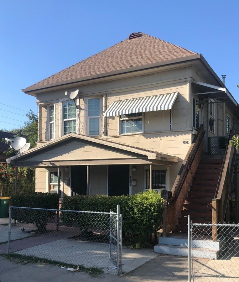 2029 E Sonora St, Stockton, CA 95205