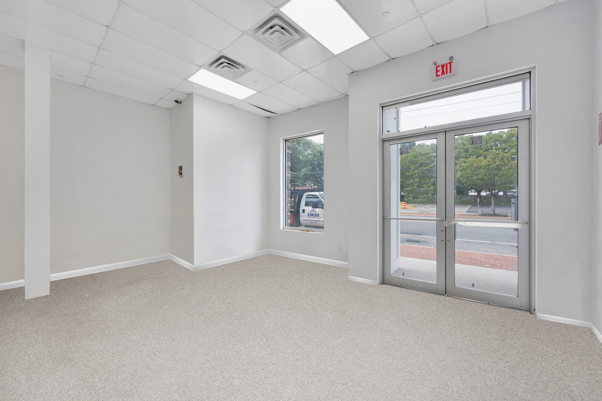 1080 New York Ave, Huntington Station, NY for lease Interior Photo- Image 1 of 8