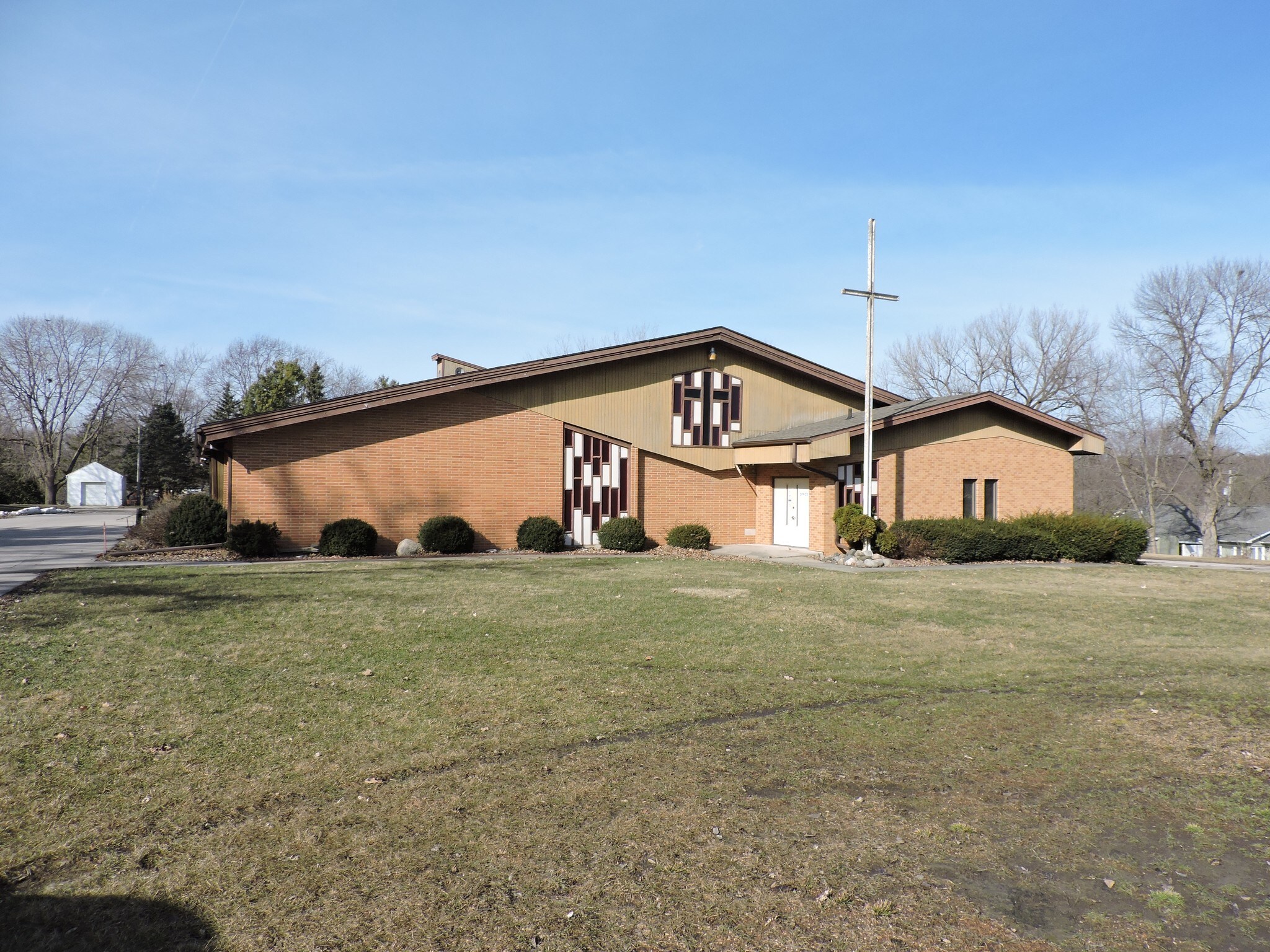 234 S Hackett Rd, Waterloo, IA for sale Building Photo- Image 1 of 1
