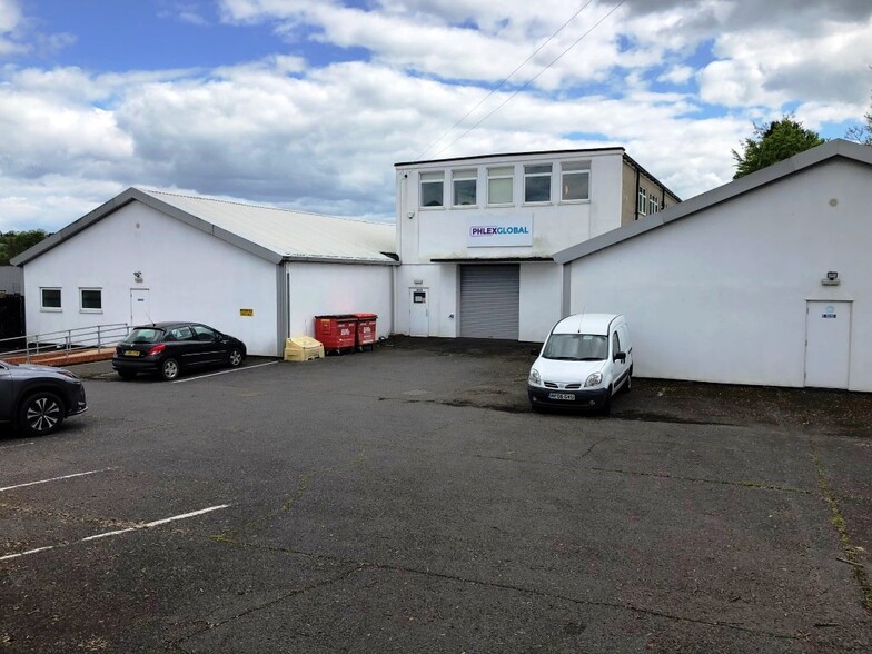 Deansway, Chesham for lease - Building Photo - Image 1 of 6