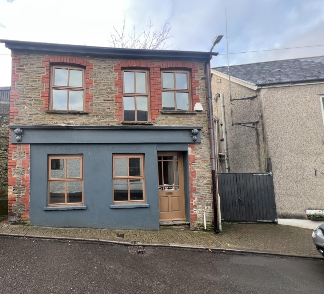 3 Heol-Y-Sarn, Llantrisant for sale Primary Photo- Image 1 of 6