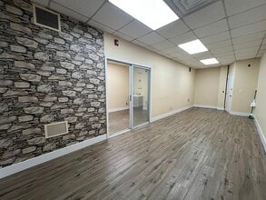 887 Main St, Monroe, CT for lease Interior Photo- Image 2 of 6