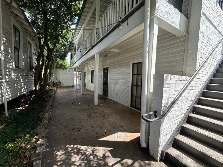 442 Government St, Baton Rouge, LA for lease - Building Photo - Image 2 of 5