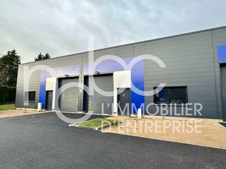 Flex in Pommiers for lease - Building Photo - Image 1 of 2