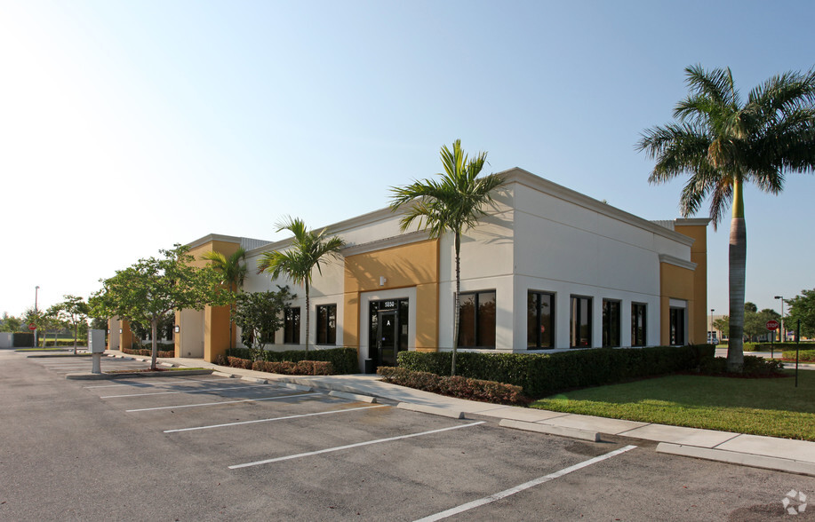 5850 N Hiatus Rd, Fort Lauderdale, FL for lease - Primary Photo - Image 1 of 12