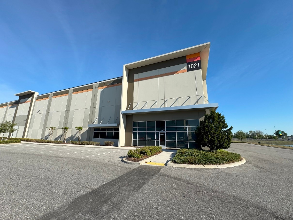 1021 Crews Commerce Dr, Orlando, FL for lease Building Photo- Image 1 of 5
