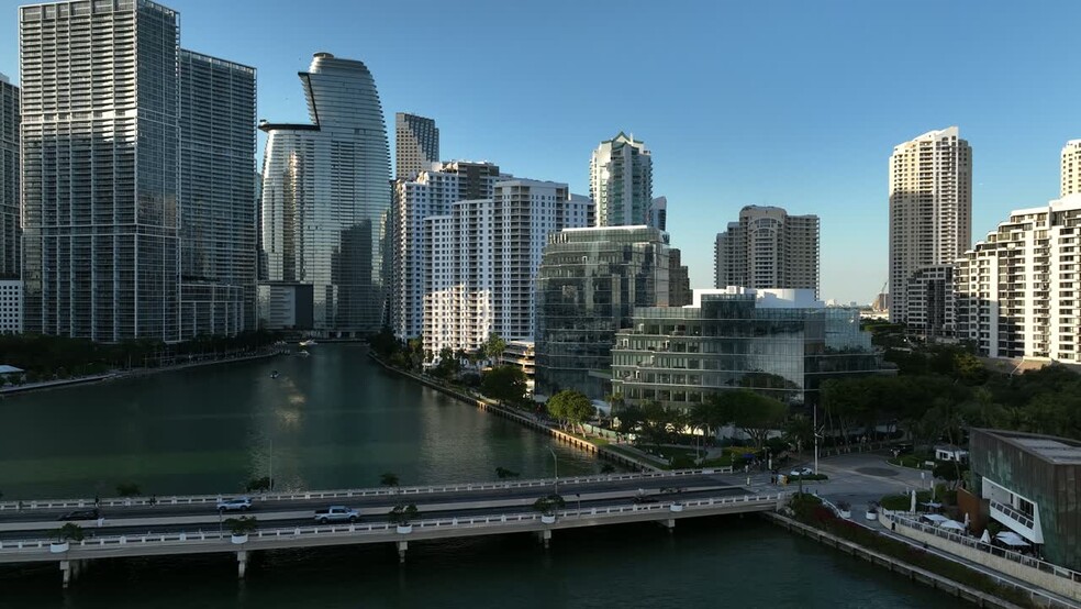 501 Brickell Key Dr, Miami, FL 33131 - Brickell Key Centre | LoopNet