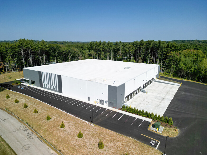 40 Commerce Way, Tewksbury, MA for lease - Building Photo - Image 1 of 5