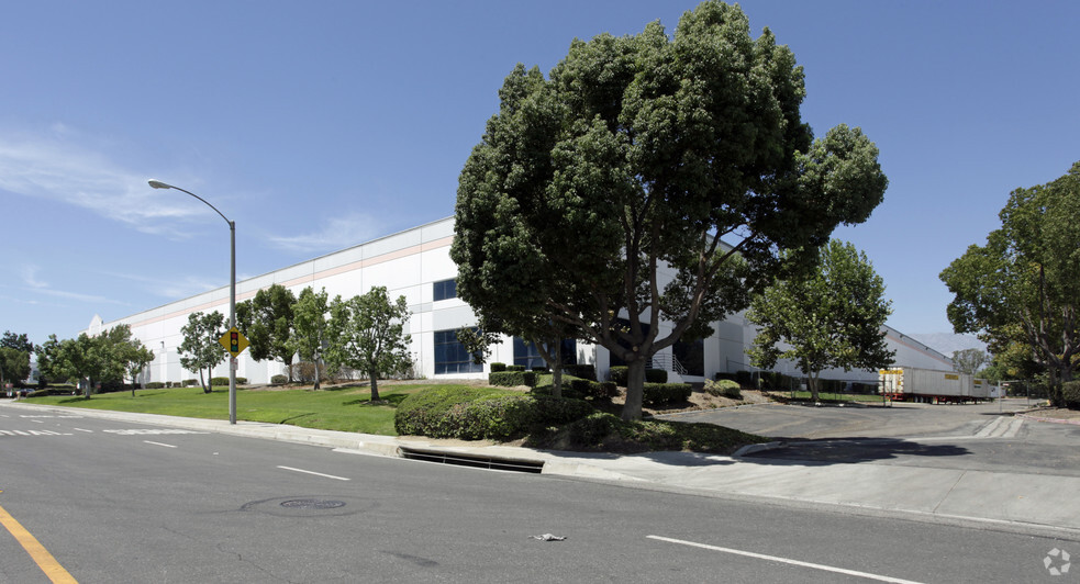 1651 S Archibald Ave, Ontario, CA for lease - Building Photo - Image 3 of 7