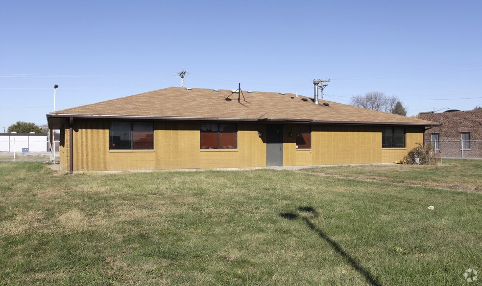 500 1/2 Avenue H, Carter Lake, IA for sale - Primary Photo - Image 1 of 1