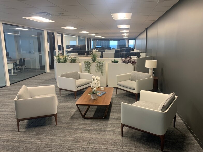 1550 American Blvd E, Bloomington, MN for lease - Building Photo - Image 1 of 10