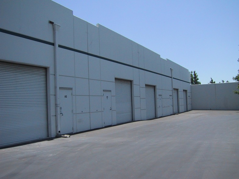 2125 Wright Ave, La Verne, CA for lease - Building Photo - Image 2 of 6