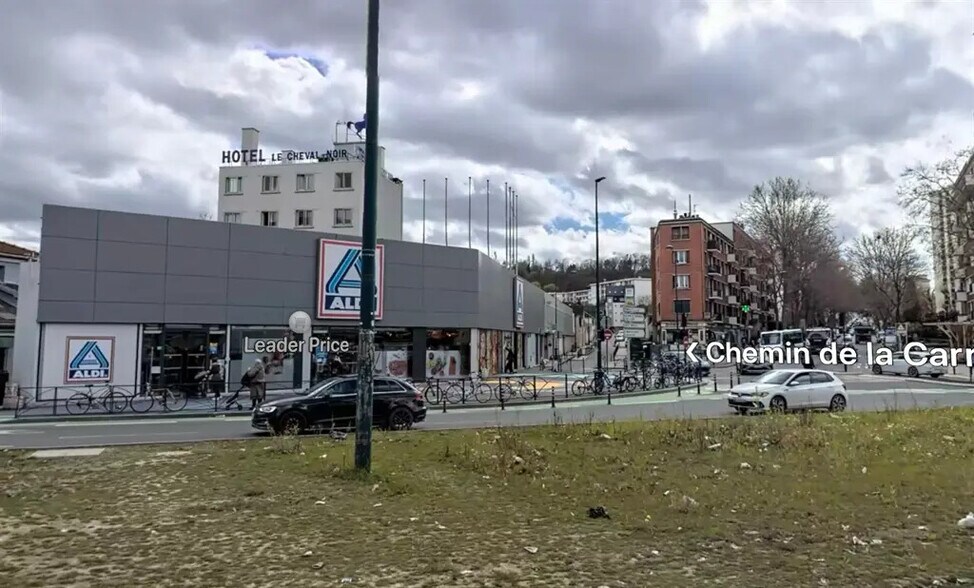 Retail in Pantin for lease - Building Photo - Image 3 of 7