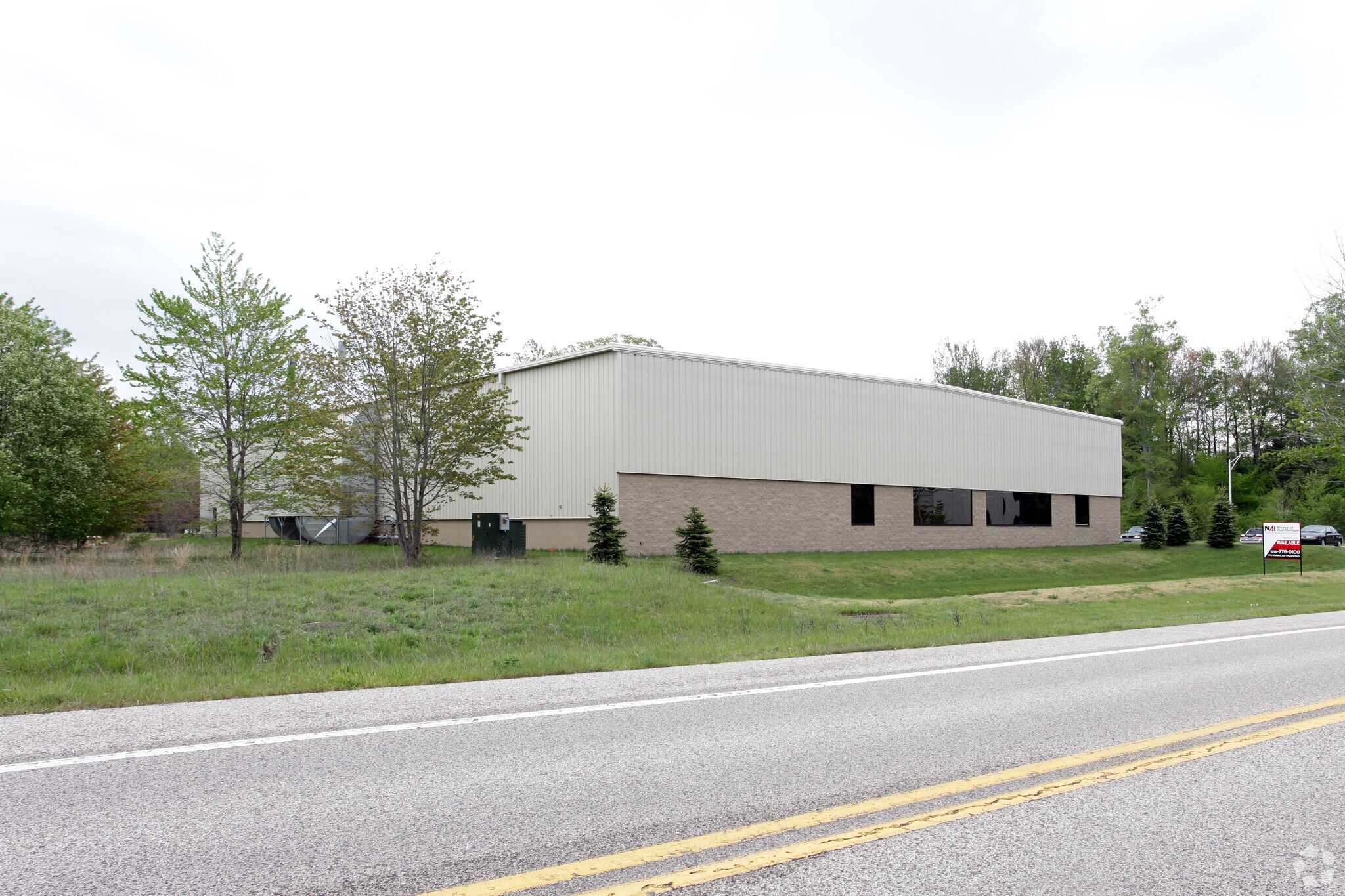 650 Airport Pl, Muskegon, MI for sale Primary Photo- Image 1 of 1