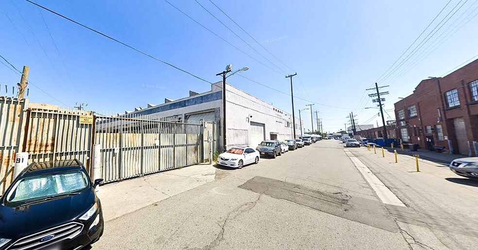 935 59th St, Los Angeles, CA for lease - Building Photo - Image 3 of 5