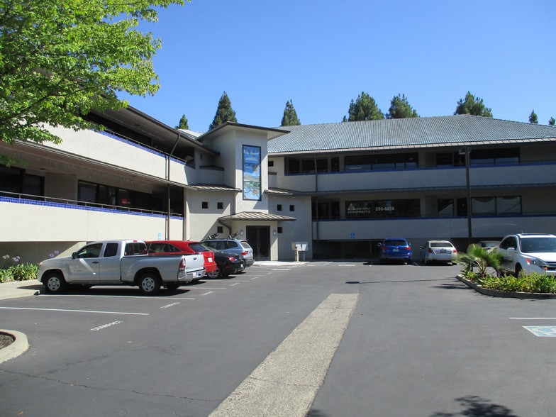 575 Lincoln Ave, Napa, CA for lease - Building Photo - Image 1 of 11