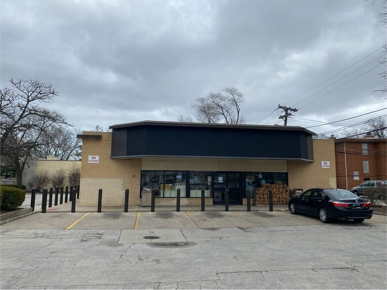 8357 Skokie Blvd, Skokie, IL for lease - Building Photo - Image 3 of 4