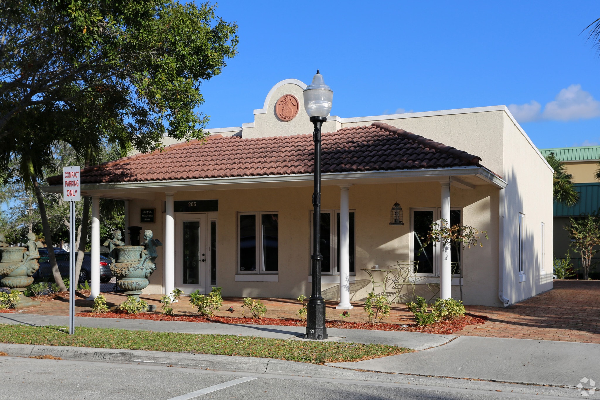 205 SE Osceola St, Stuart, FL for sale Primary Photo- Image 1 of 1